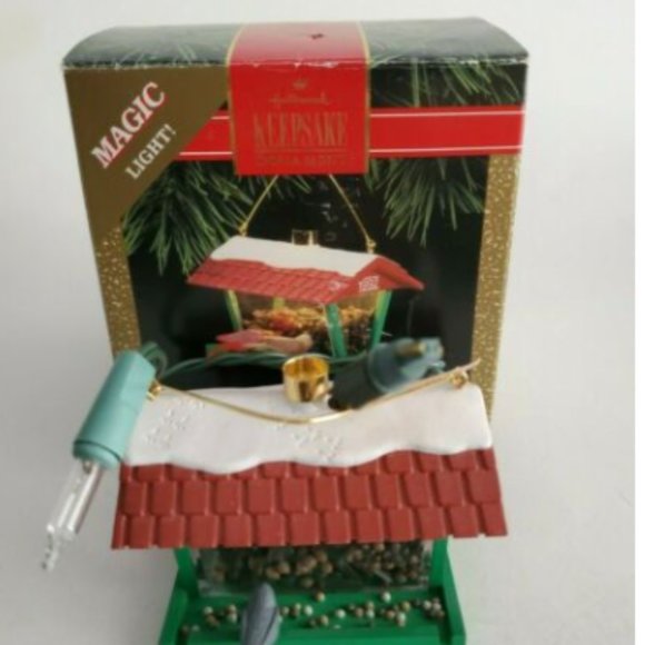 1992 Hallmark Keepsake Ornament Feathered Friends - Picture 1 of 2